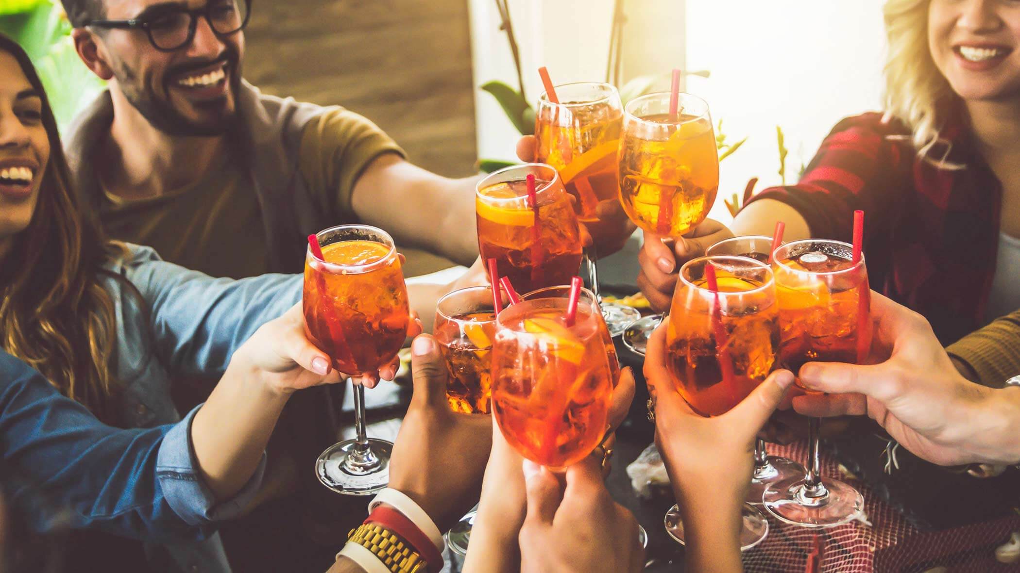 Aperitivo - vacanze per adulti nelle Dolomiti Aperitivo - vacanze per adulti nelle Dolomiti