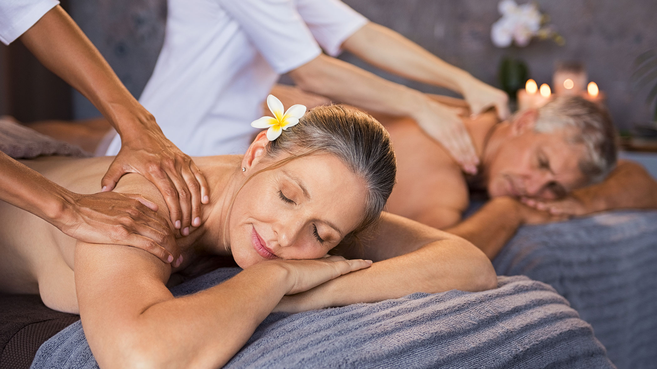 Eine gemeinsame Massage im Urlaub
